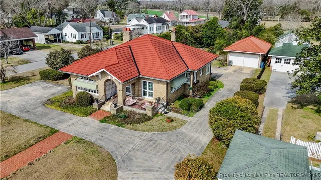 $300,000 | 425 South Main Street, Bladenboro, NC 28320