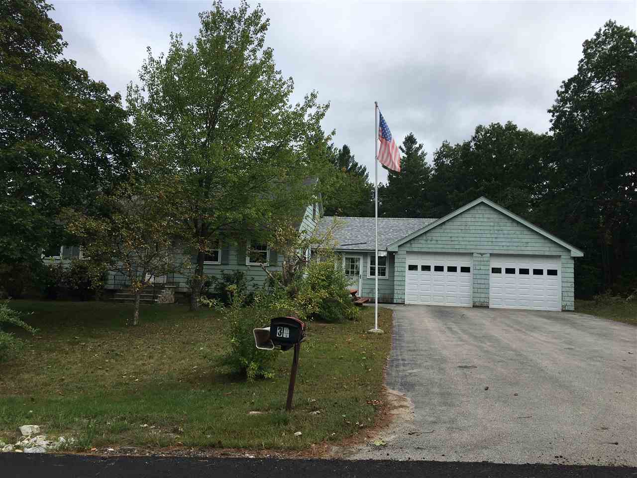 31 Bockes Road Hudson, NH 03051 - Photo 3 of 26