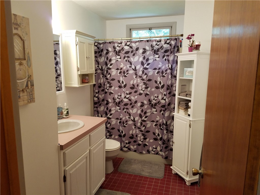 419 Read School House Road Coventry, RI 02816 - Photo 14 of 40