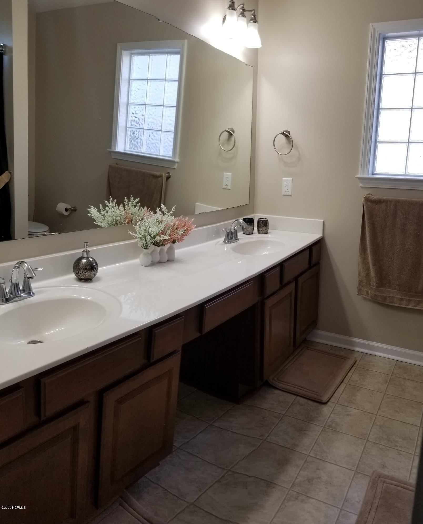 412 Tree Court Holly Ridge, NC 28445 - Photo 16 of 31 Master Bath