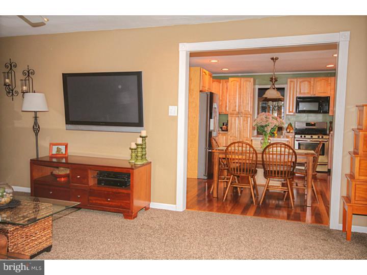 504 Valmore Road Fairless Hills, PA 19030 - Photo 12 of 25 Family Room