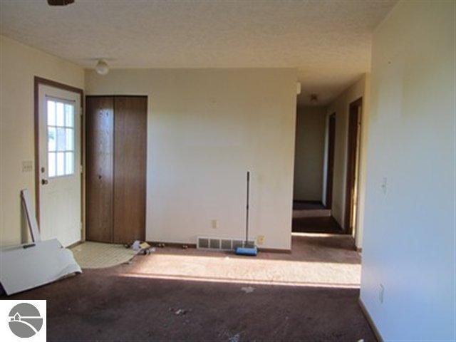 16821 Center Road Traverse City, MI 49686 - Photo 5 of 17 1729959-4.JPG
