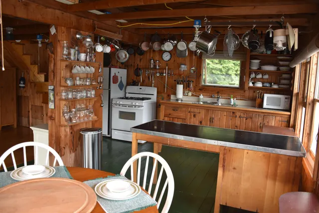 $650,000 | 195 Meadow Lane, Woodbury, VT 05681