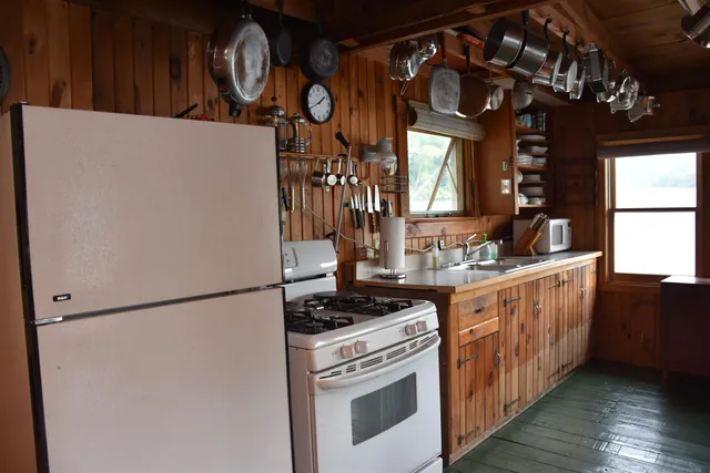 $650,000 | 195 Meadow Lane, Woodbury, VT 05681