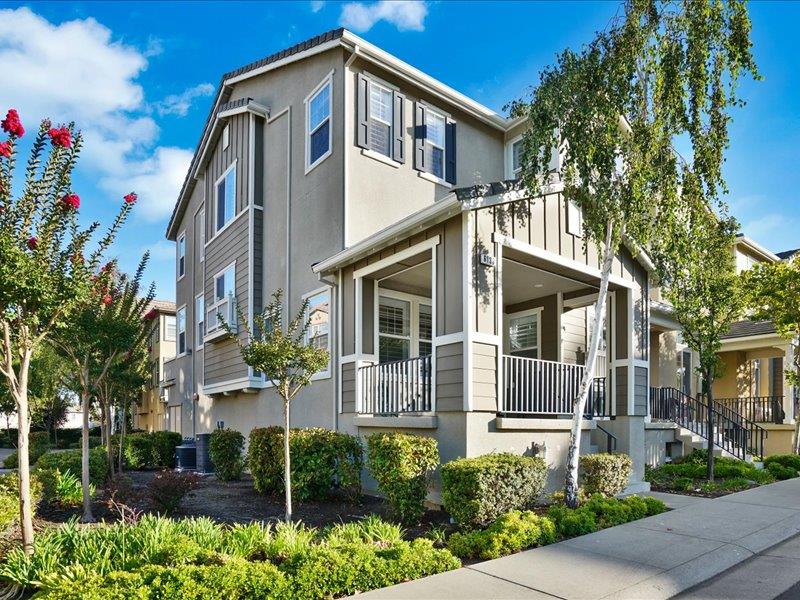 6130 Yardley Lane San Ramon, CA 94582 - Photo 4 of 46 a front view of a house with a yard