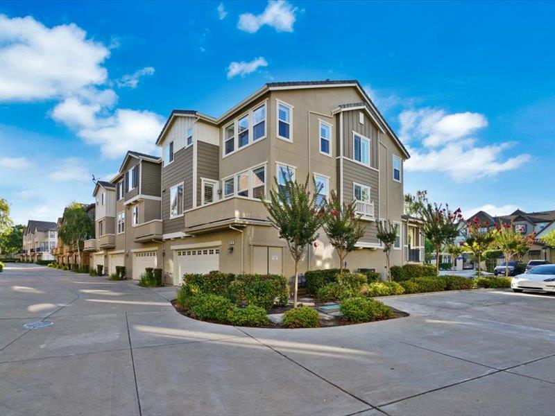 6130 Yardley Lane San Ramon, CA 94582 - Photo 5 of 46 a front view of a house with a yard