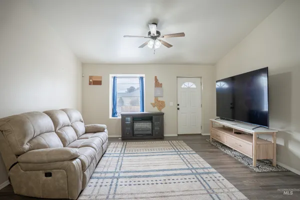 $320,000 | 962 Sparks Street North, Twin Falls, ID 83301