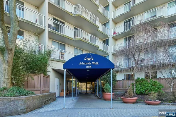 $464,500 | 1055 River Road, Unit 302, Edgewater, NJ 07020