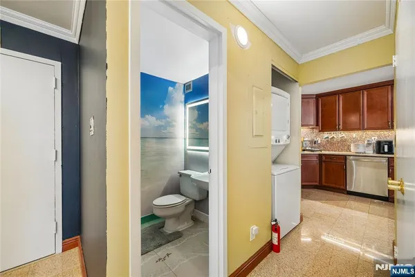 $464,500 | 1055 River Road, Unit 302, Edgewater, NJ 07020