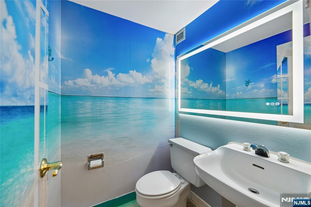 1055 River Road, Unit 302 Edgewater, NJ 07020 - Photo 7 of 20