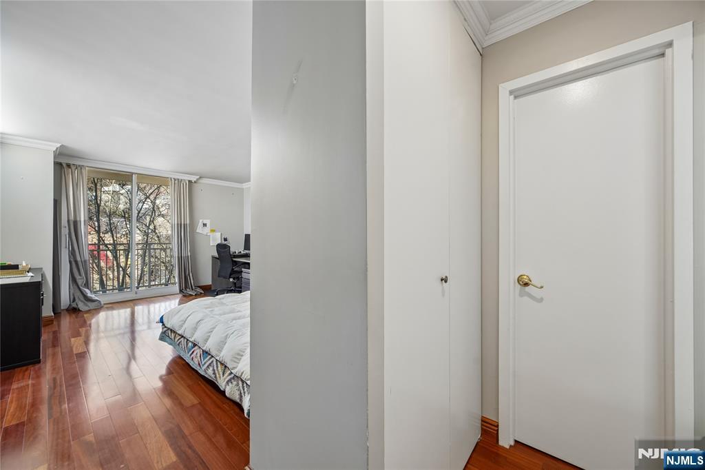 1055 River Road, Unit 302 Edgewater, NJ 07020 - Photo 8 of 20