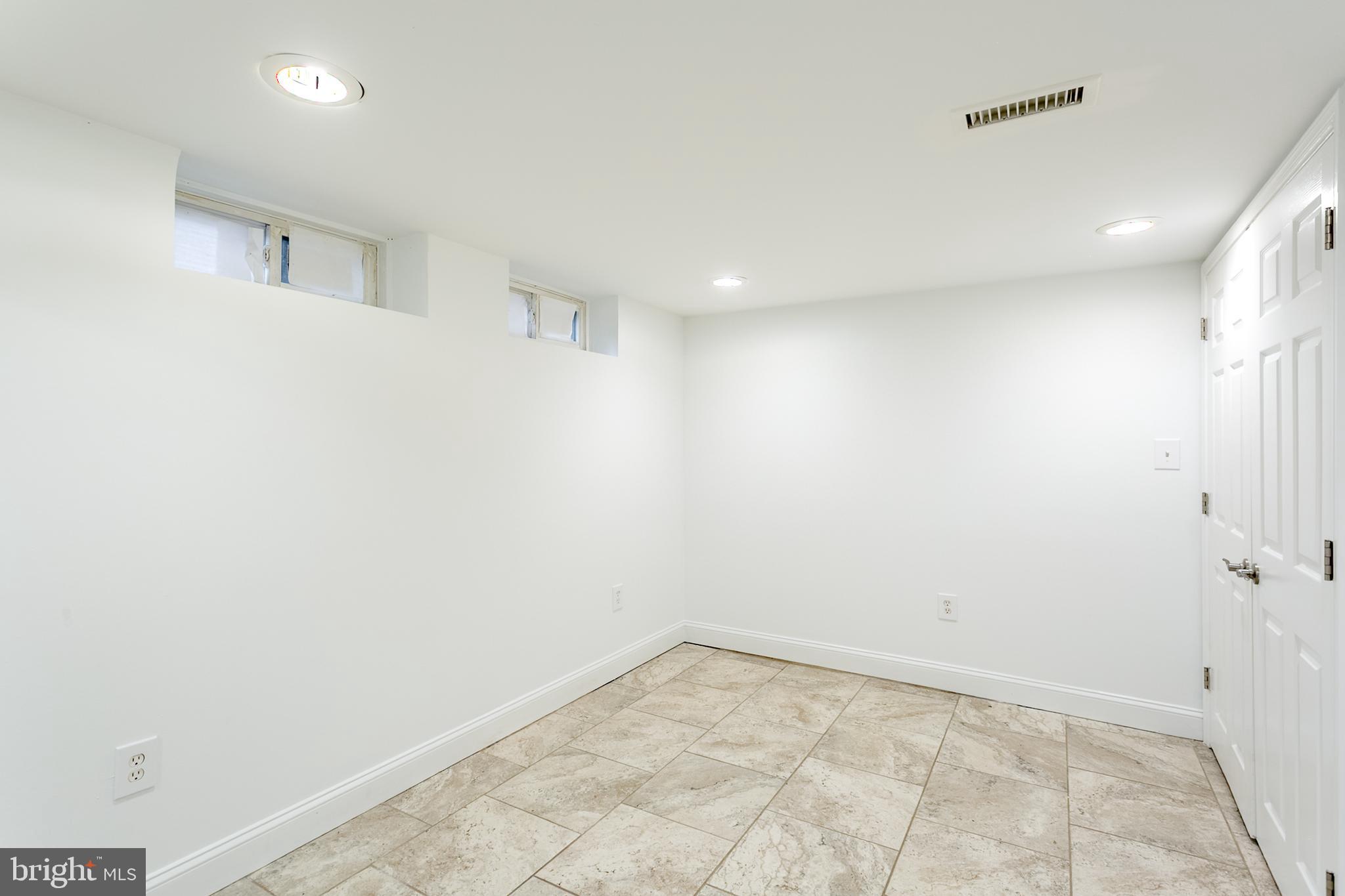 1124 Gleneagle Road Baltimore, MD 21239 - Photo 12 of 25 Apt 1