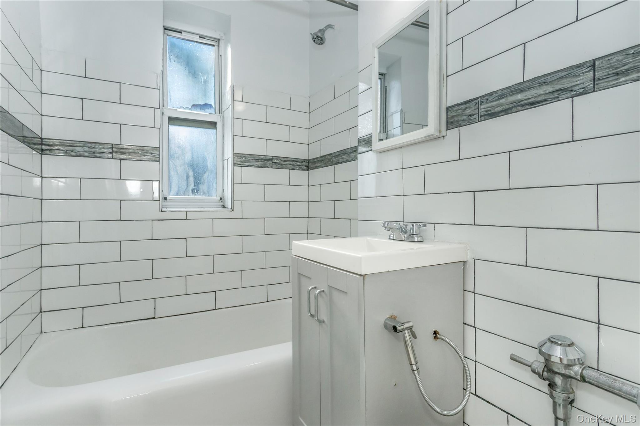 33-26 82nd Street, Unit 1D Queens, NY 11372 - Photo 7 of 10