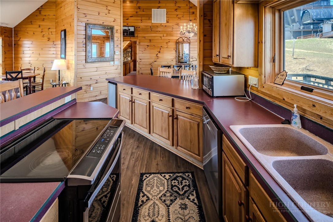 105 Skiloft Road Beech Mountain, NC 28604 - Photo 21 of 50
