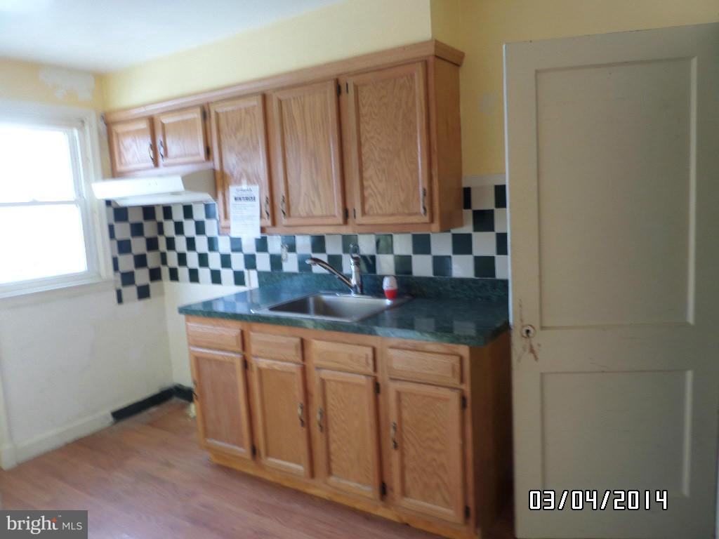 1355 Dalton Road Baltimore, MD 21234 - Photo 6 of 15 Kitchen