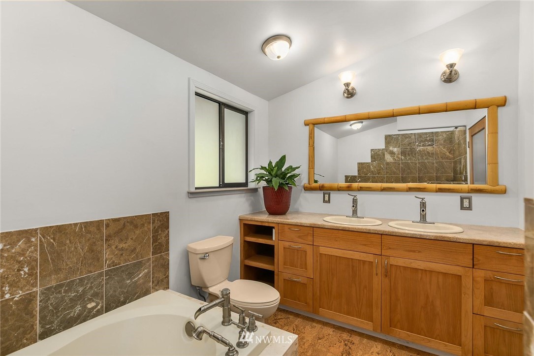 11138 Upper Preston Road Southeast Issaquah, WA 98027 - Photo 23 of 40 Gallery Image 23