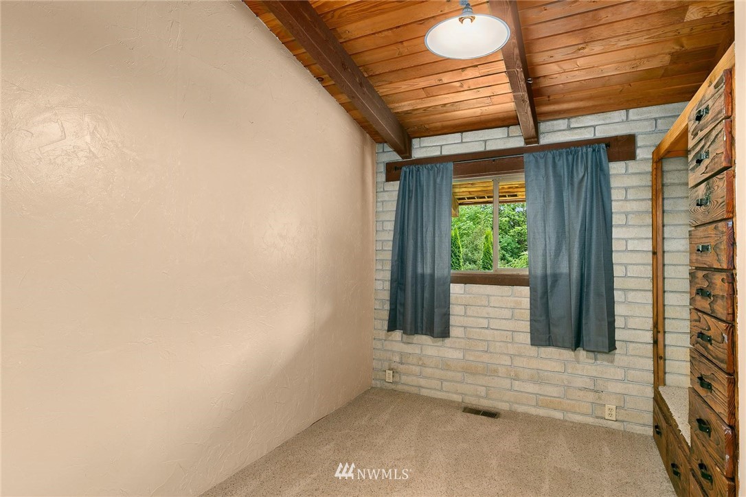 11138 Upper Preston Road Southeast Issaquah, WA 98027 - Photo 29 of 40 Gallery Image 29