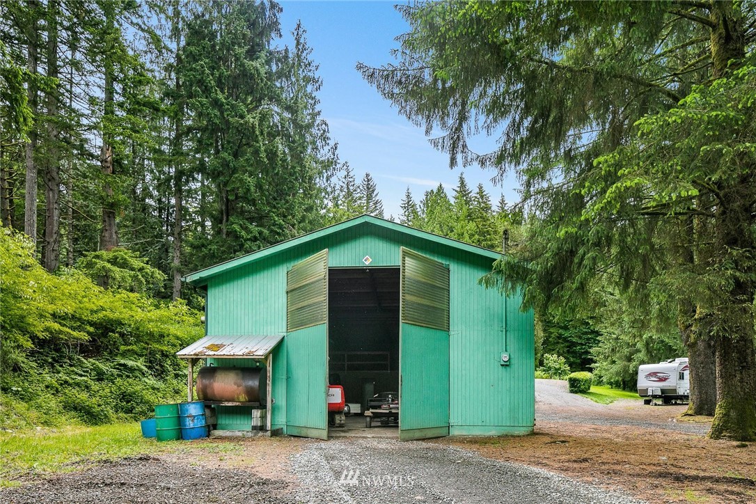 11138 Upper Preston Road Southeast Issaquah, WA 98027 - Photo 33 of 40 Gallery Image 33