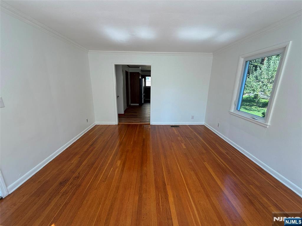 649 Oakdene Avenue, Unit 1 Ridgefield, NJ 07657 - Photo 8 of 27 Gallery Image 8