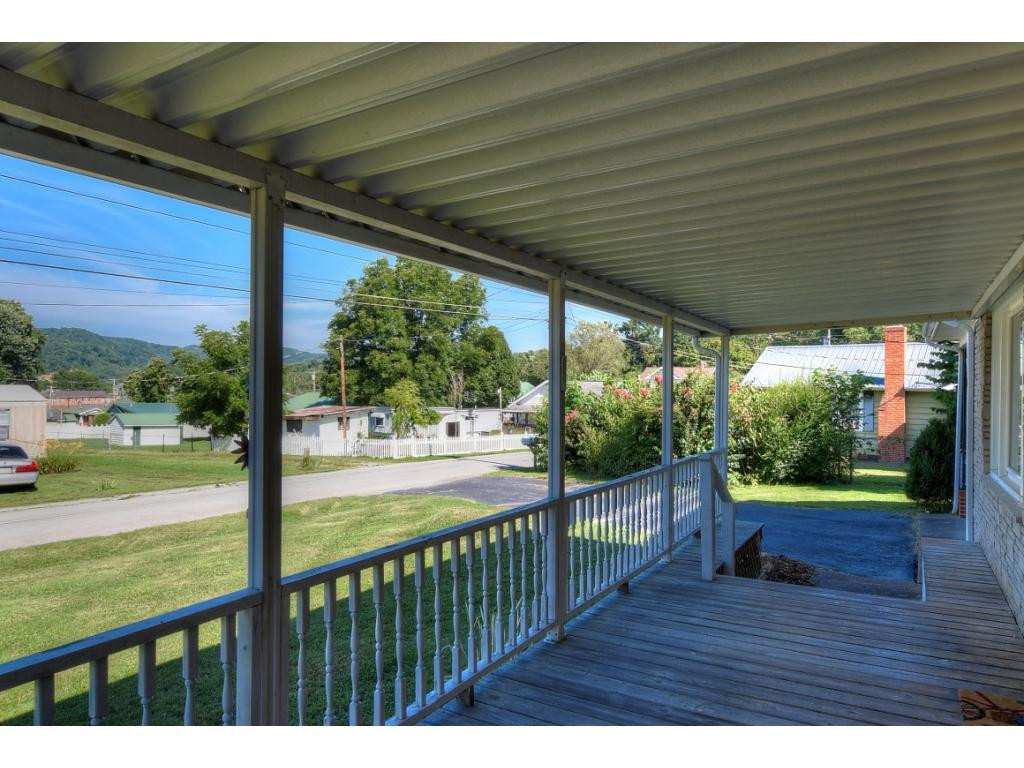 206 Smith Street Erwin, TN 37650 - Photo 11 of 34 Photo 11