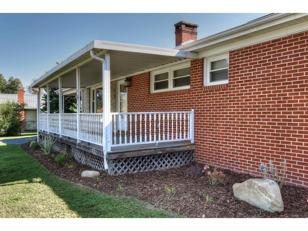 206 Smith Street Erwin, TN 37650 - Photo 7 of 34 Photo 7