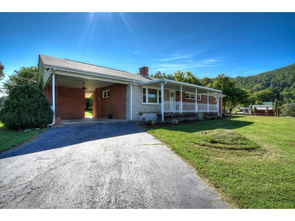 206 Smith Street Erwin, TN 37650 - Photo 8 of 34 Photo 8