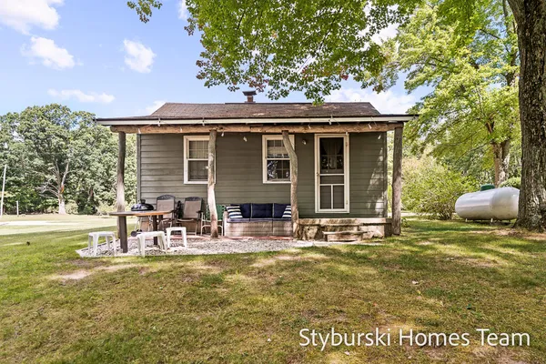 $600,000 | 226 North 176th Avenue, Walkerville, MI 49459