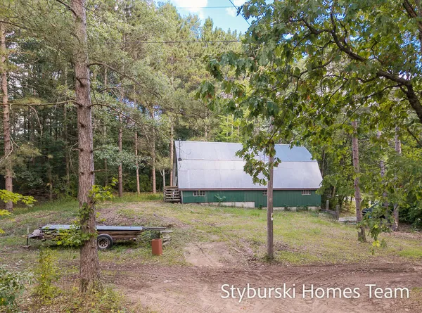 $900,000 | 226 North 176th Avenue, Walkerville, MI 49459