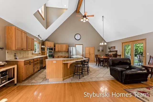 $900,000 | 226 North 176th Avenue, Walkerville, MI 49459