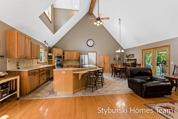 $600,000 | 226 North 176th Avenue, Walkerville, MI 49459