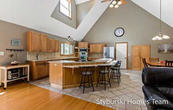 $600,000 | 226 North 176th Avenue, Walkerville, MI 49459