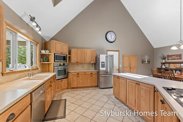 $600,000 | 226 North 176th Avenue, Walkerville, MI 49459