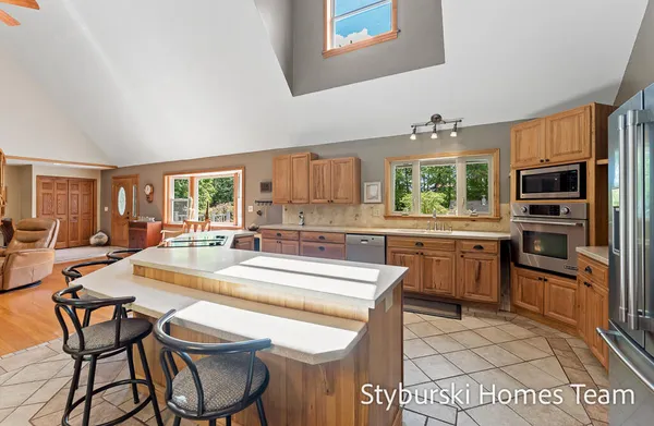 $600,000 | 226 North 176th Avenue, Walkerville, MI 49459