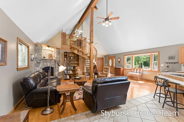 $900,000 | 226 North 176th Avenue, Walkerville, MI 49459