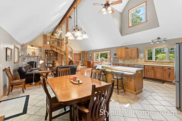 $600,000 | 226 North 176th Avenue, Walkerville, MI 49459