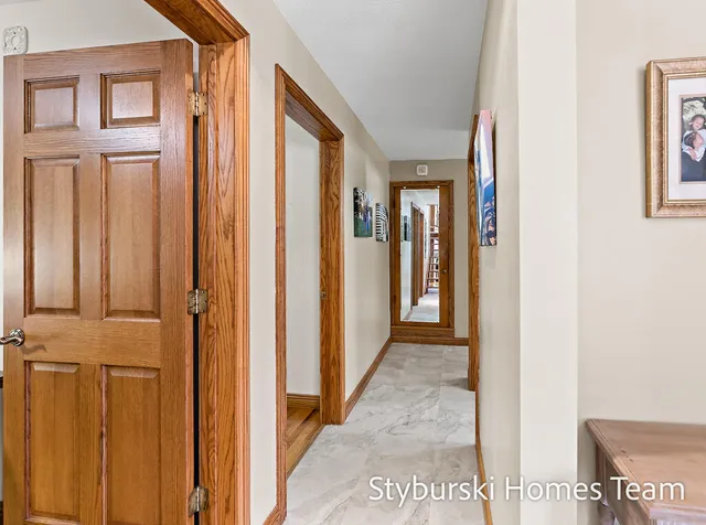 $900,000 | 226 North 176th Avenue, Walkerville, MI 49459