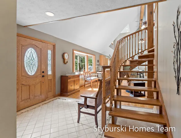 $900,000 | 226 North 176th Avenue, Walkerville, MI 49459