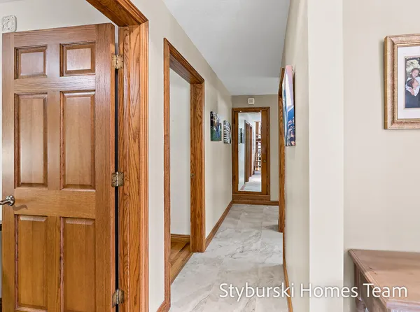 $600,000 | 226 North 176th Avenue, Walkerville, MI 49459