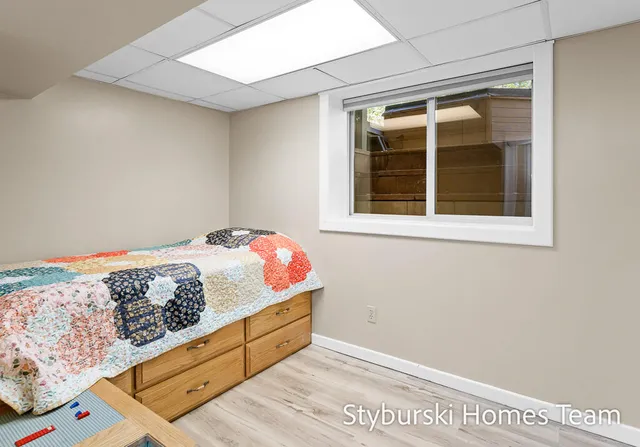 $900,000 | 226 North 176th Avenue, Walkerville, MI 49459