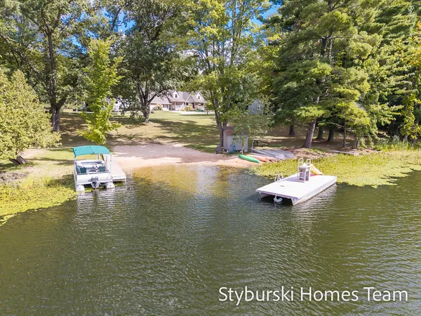 $600,000 | 226 North 176th Avenue, Walkerville, MI 49459
