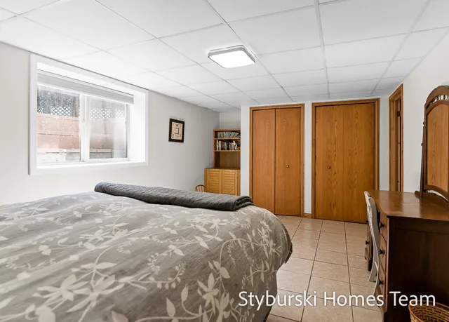 $900,000 | 226 North 176th Avenue, Walkerville, MI 49459