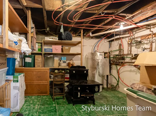 $900,000 | 226 North 176th Avenue, Walkerville, MI 49459