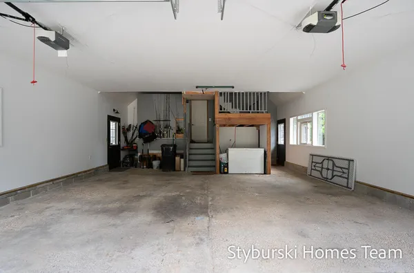 $600,000 | 226 North 176th Avenue, Walkerville, MI 49459