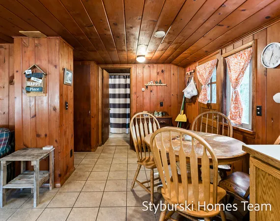 $600,000 | 226 North 176th Avenue, Walkerville, MI 49459