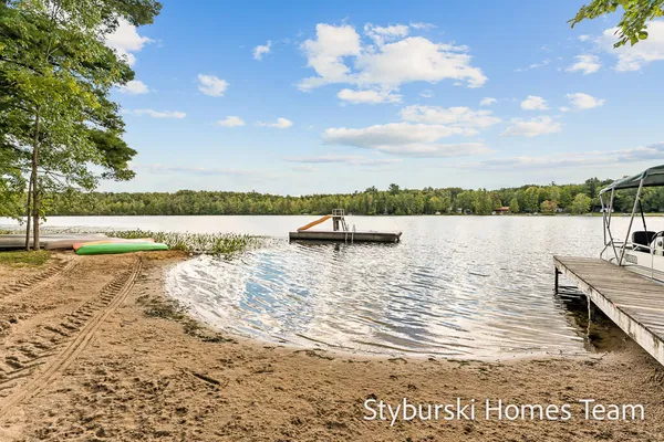 $600,000 | 226 North 176th Avenue, Walkerville, MI 49459