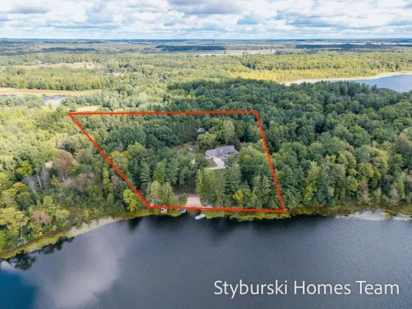 $900,000 | 226 North 176th Avenue, Walkerville, MI 49459