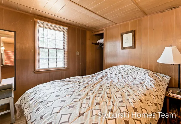 $900,000 | 226 North 176th Avenue, Walkerville, MI 49459