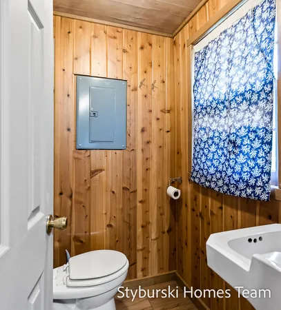 $600,000 | 226 North 176th Avenue, Walkerville, MI 49459