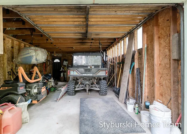 $900,000 | 226 North 176th Avenue, Walkerville, MI 49459