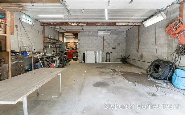 $900,000 | 226 North 176th Avenue, Walkerville, MI 49459